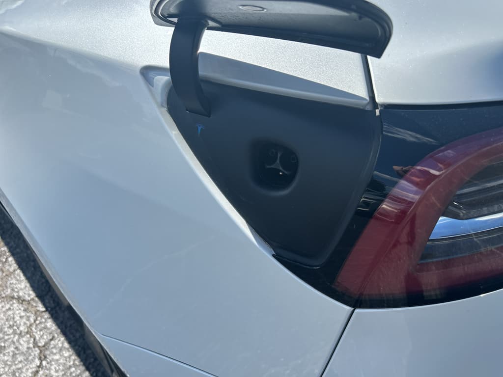 2022 Tesla Model 3 view 5