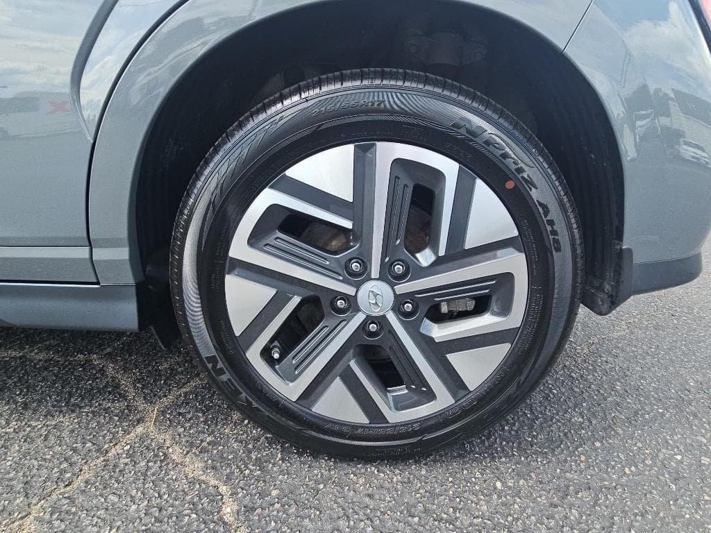2023 Hyundai Kona EV view 25