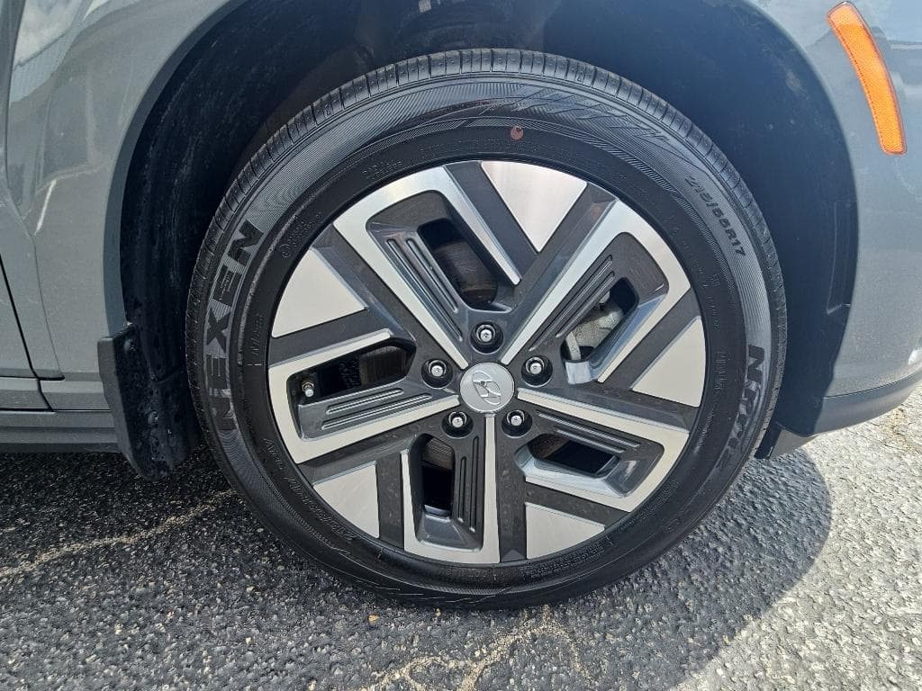 2023 Hyundai Kona EV view 29