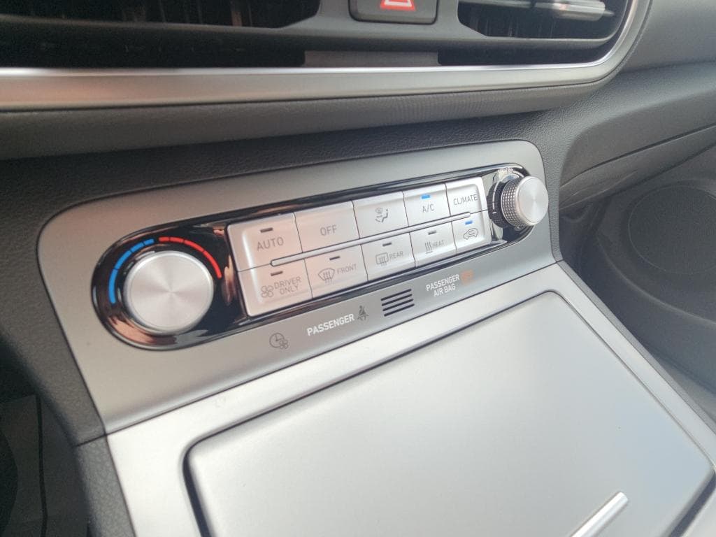 2023 Hyundai Kona EV view 12