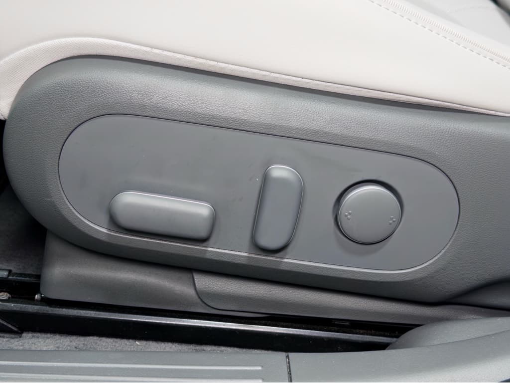 2023 Hyundai IONIQ 5 view 6