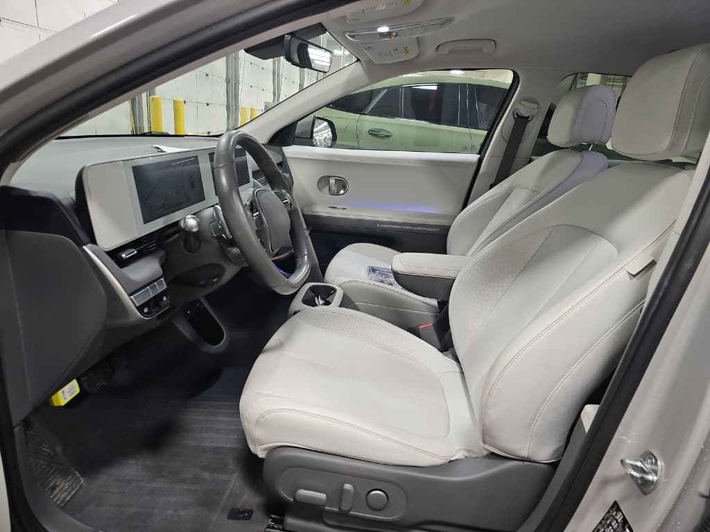 2023 Hyundai IONIQ 5 view 5