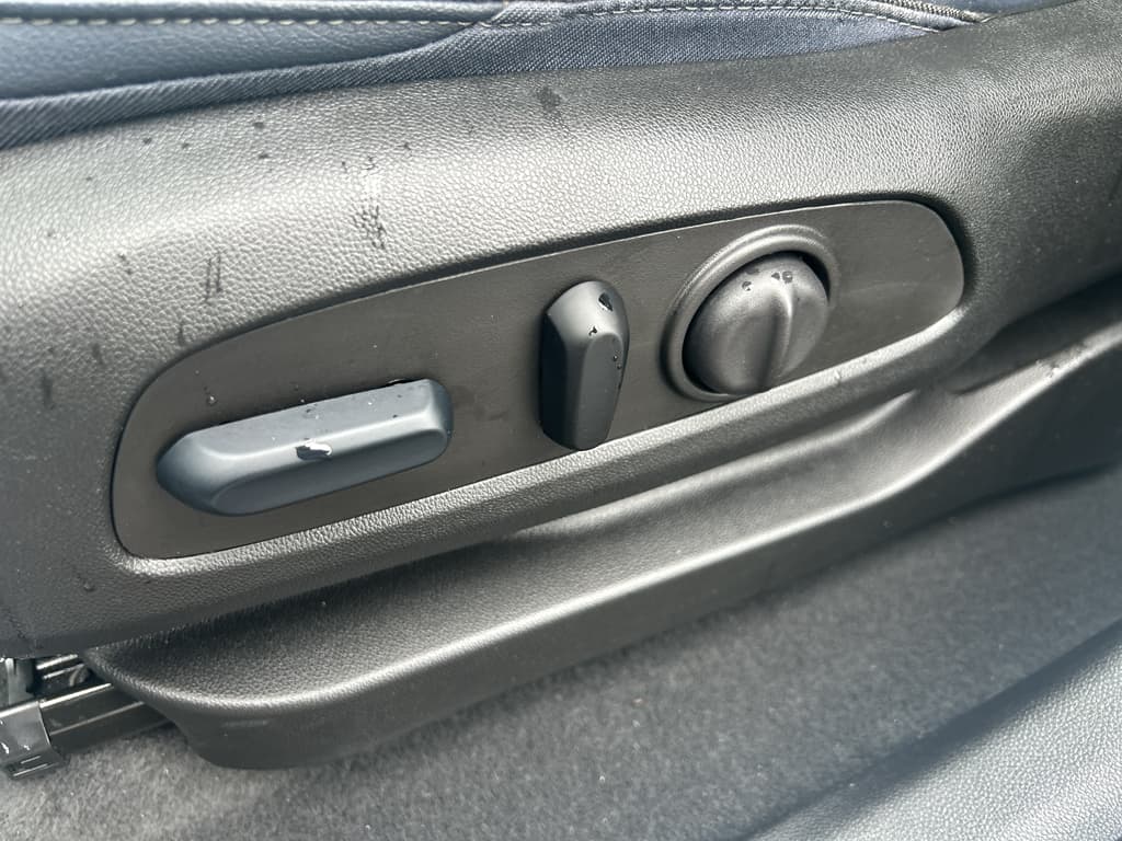 2023 Chevrolet Bolt EUV view 7