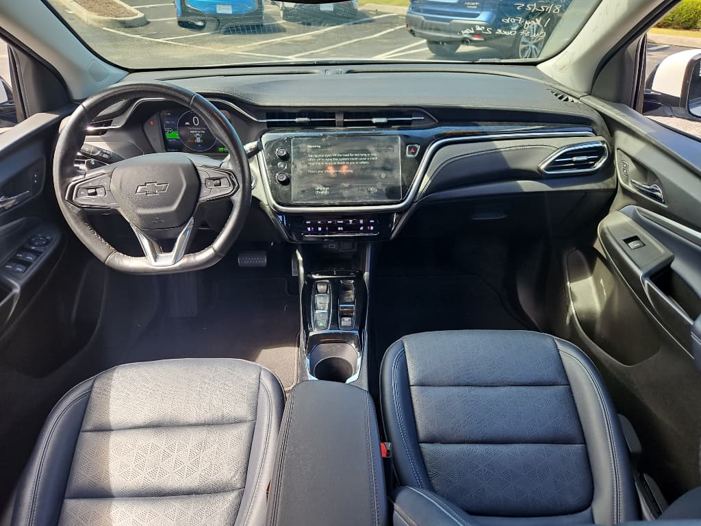 2023 Chevrolet Bolt EUV view 8