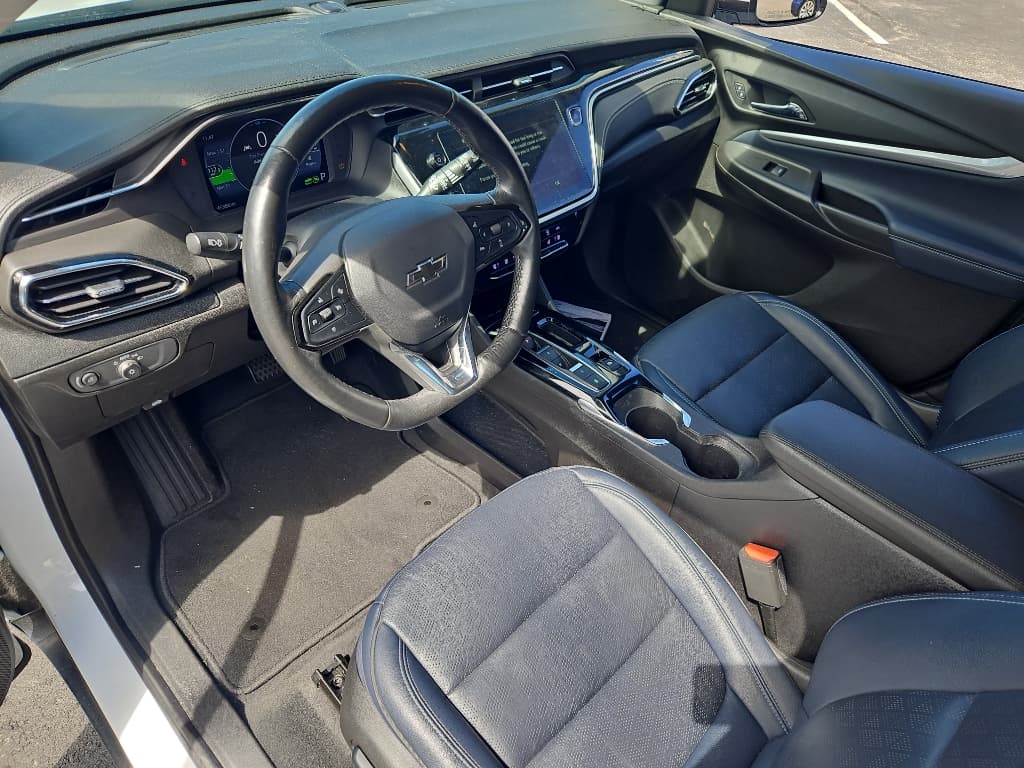 2023 Chevrolet Bolt EUV view 5