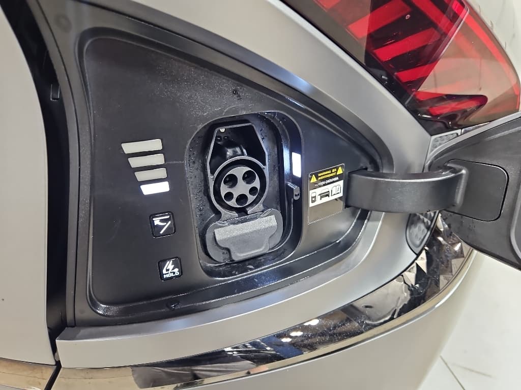 2024 Kia EV6 view 5