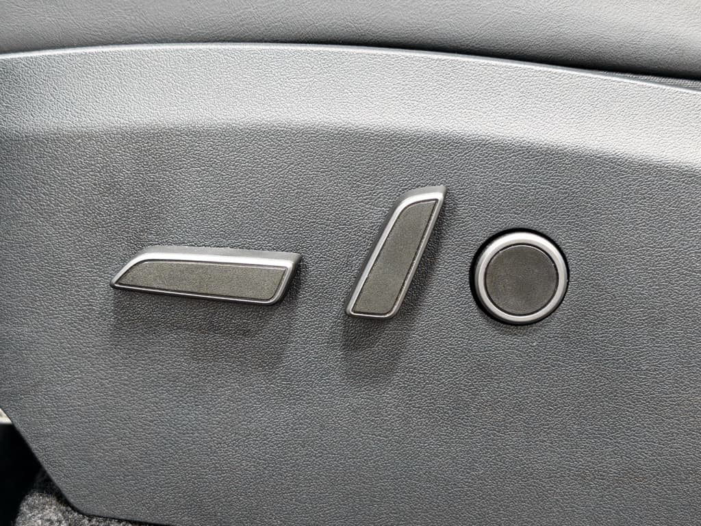 2024 Tesla Model Y view 6