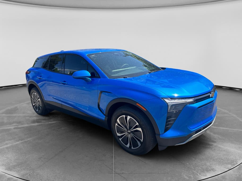 2025 Chevrolet Blazer EV view 3