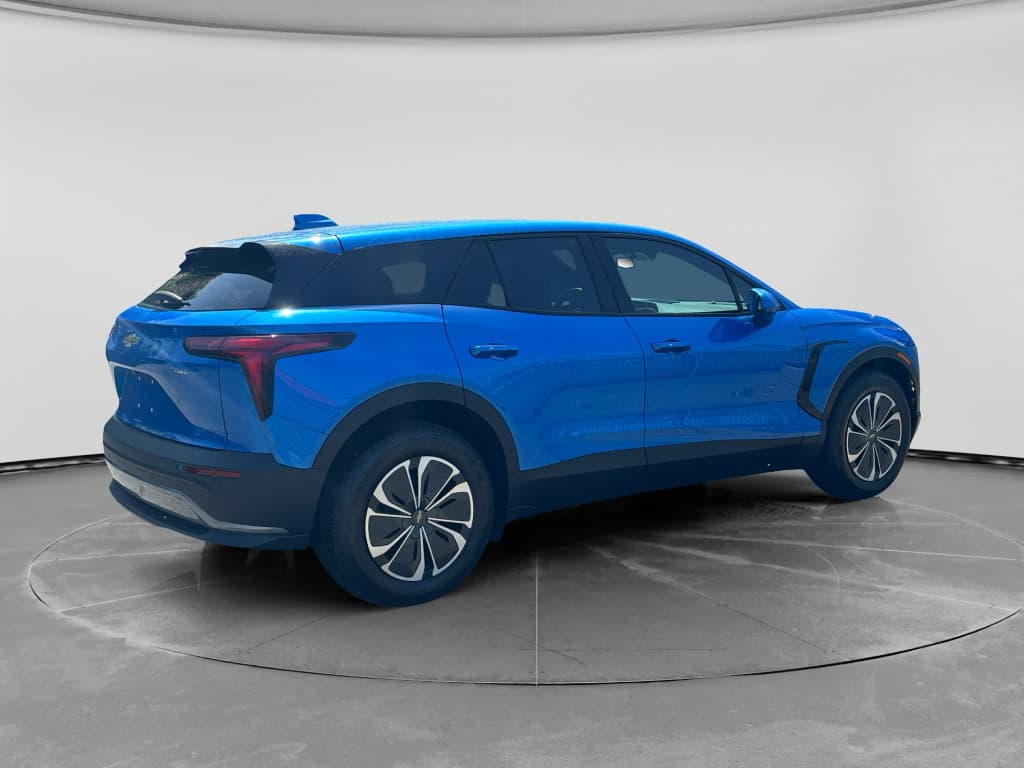 2025 Chevrolet Blazer EV view 4
