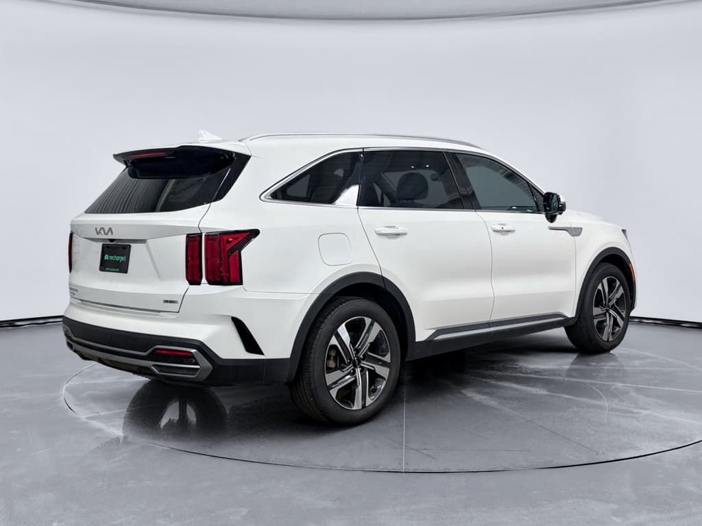 2023 Kia Sorento Plug-in Hybrid view 3