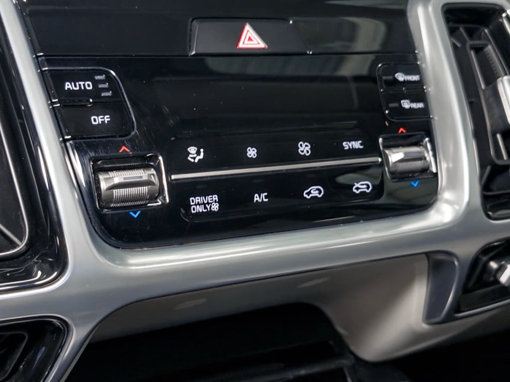 2023 Kia Sorento Plug-in Hybrid view 16