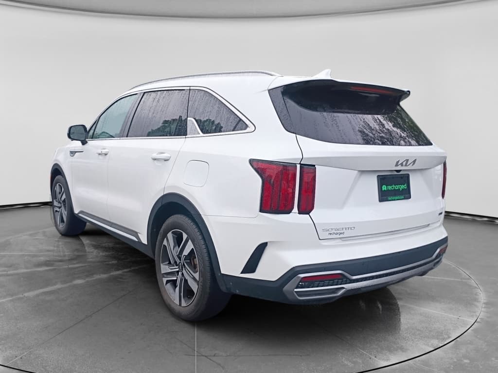 2023 Kia Sorento Plug-in Hybrid view 4