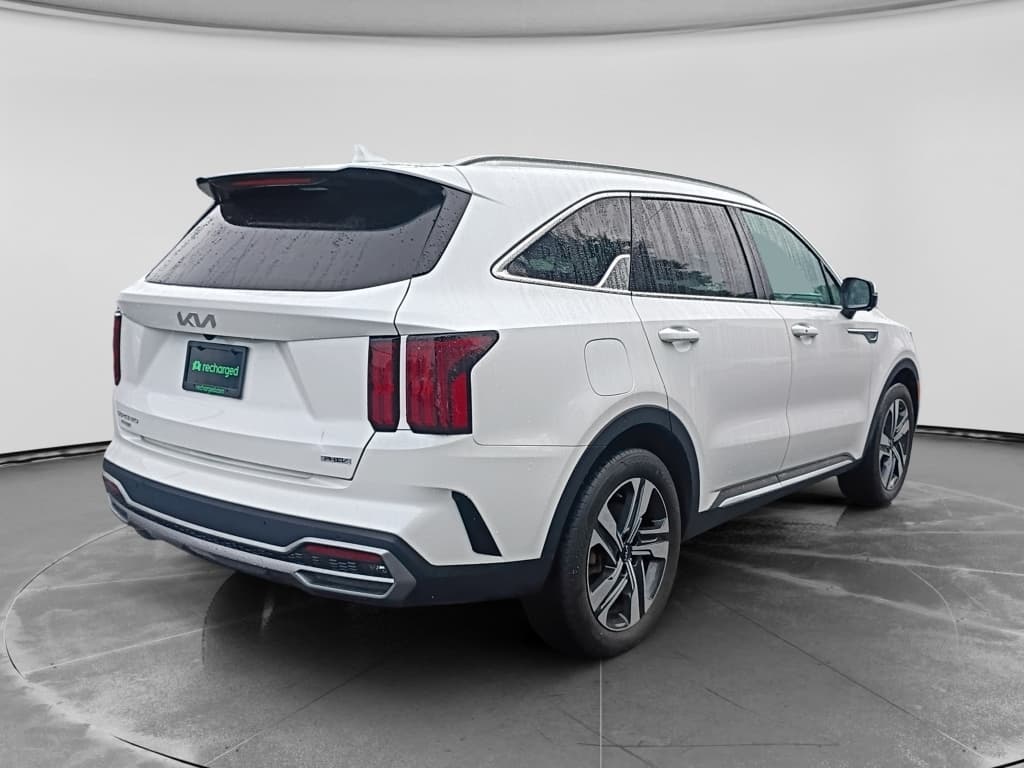 2023 Kia Sorento Plug-in Hybrid view 3