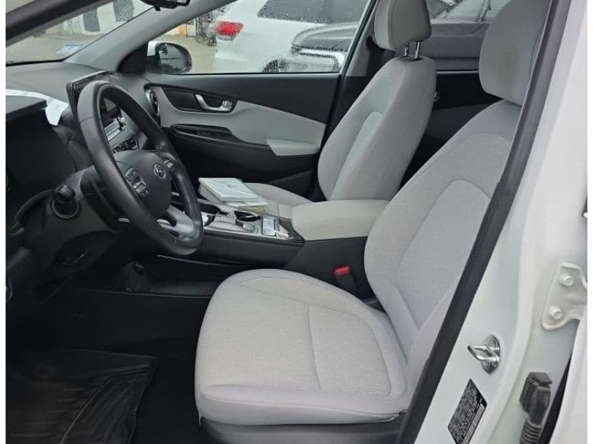 2023 Hyundai Kona EV view 5