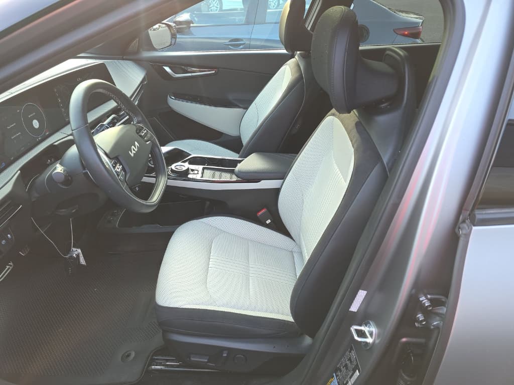 2024 Kia EV6 view 5