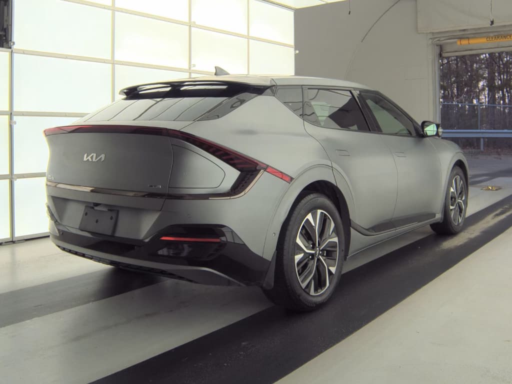 2024 Kia EV6 view 3