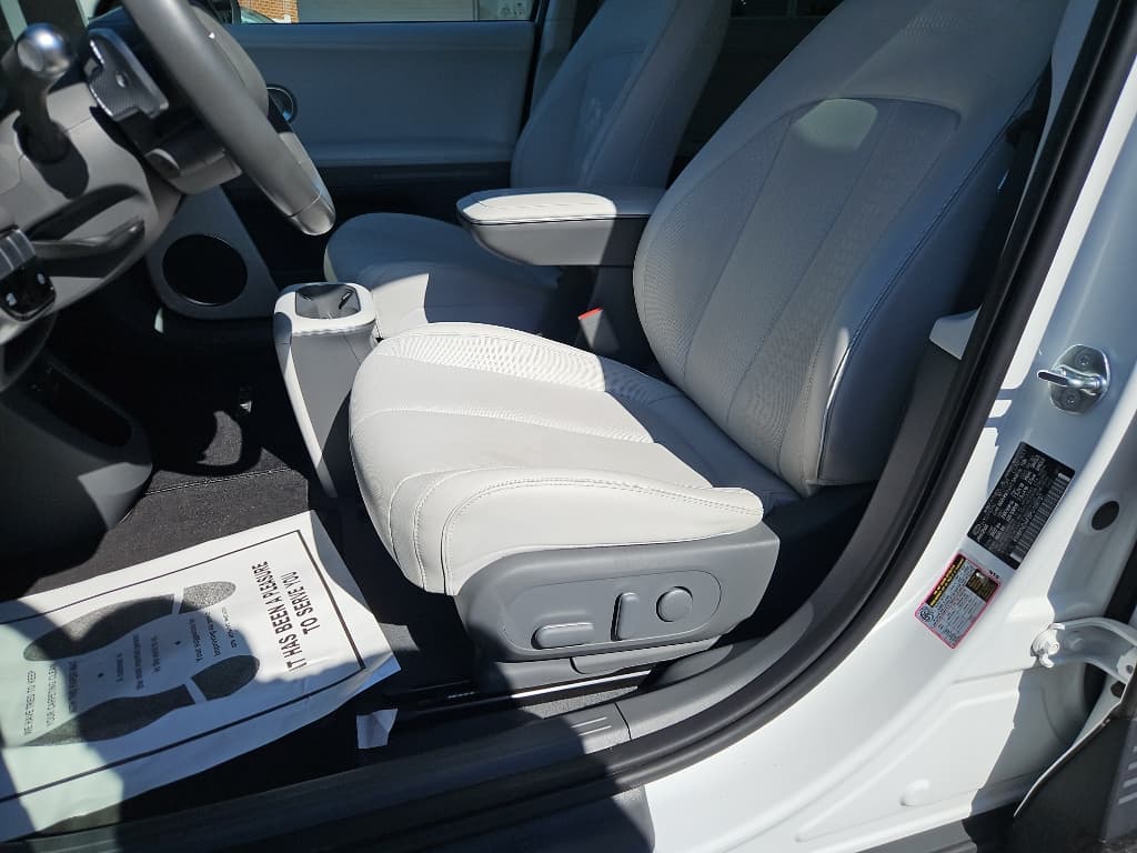 2023 Hyundai IONIQ 5 view 7