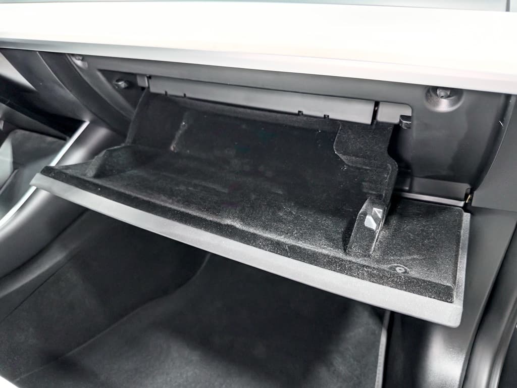 2018 Tesla Model 3 view 18