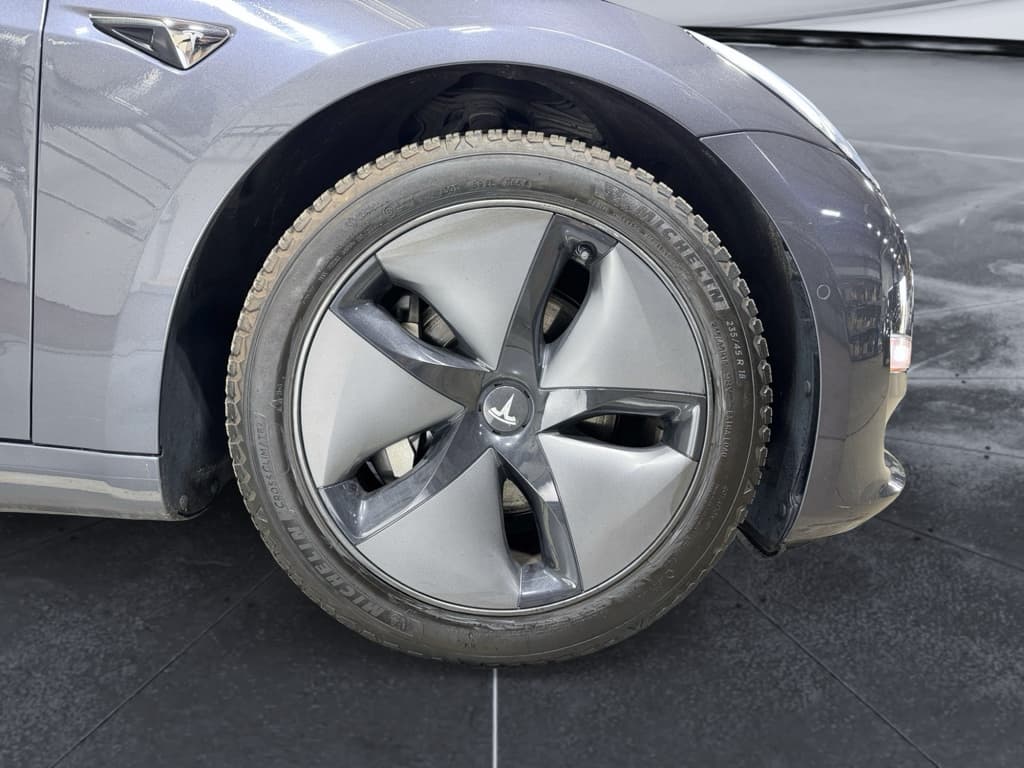 2018 Tesla Model 3 view 33