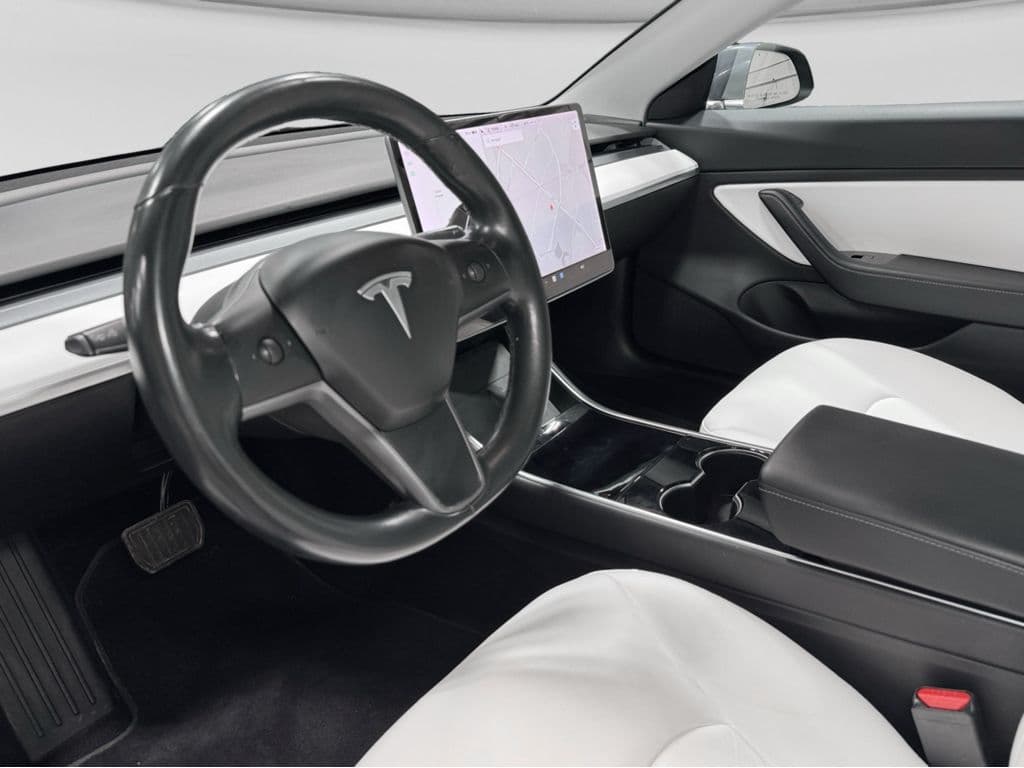 2018 Tesla Model 3 view 16