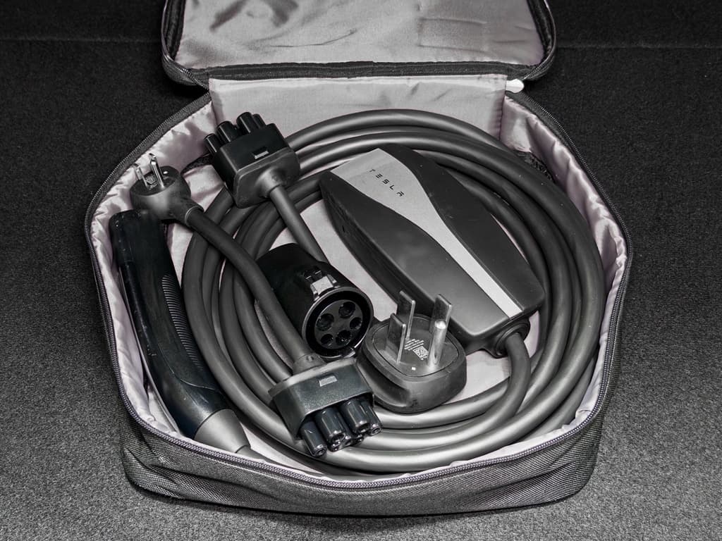 2018 Tesla Model 3 view 6