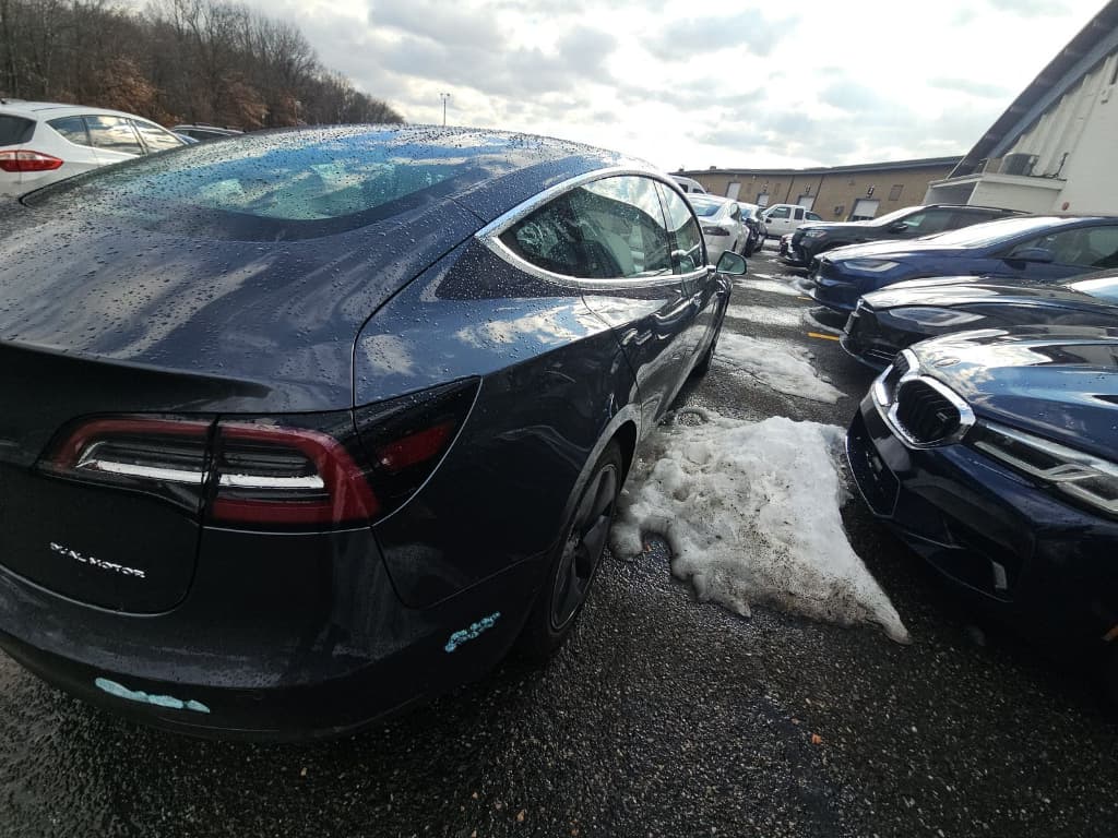 2018 Tesla Model 3 view 3