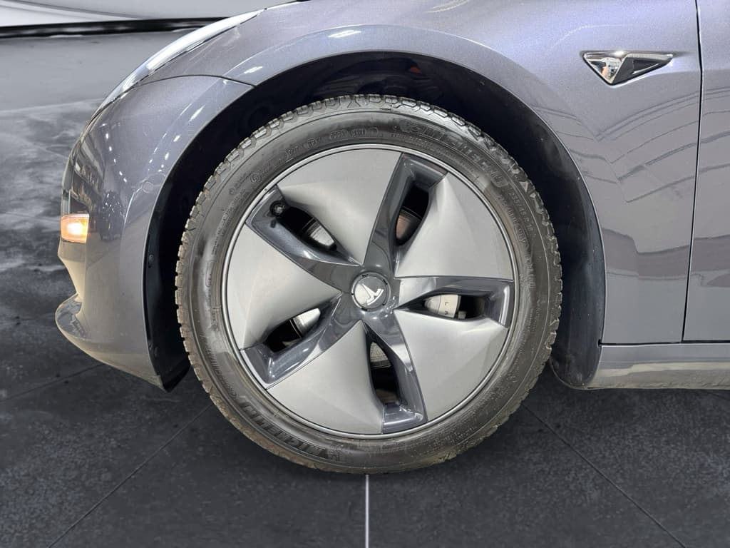 2018 Tesla Model 3 view 29