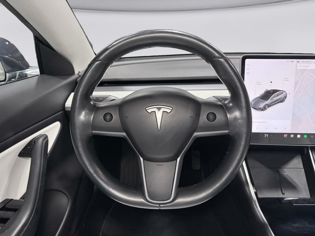 2018 Tesla Model 3 view 8