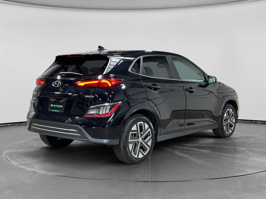 2023 Hyundai Kona EV view 3