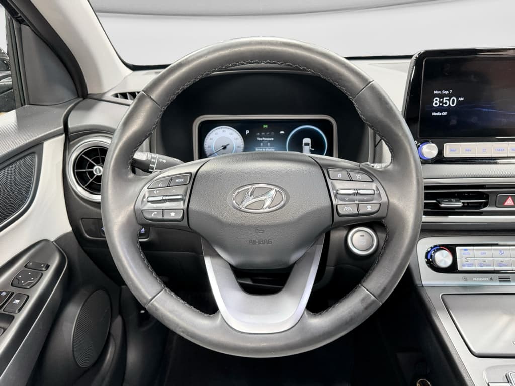 2023 Hyundai Kona EV view 8