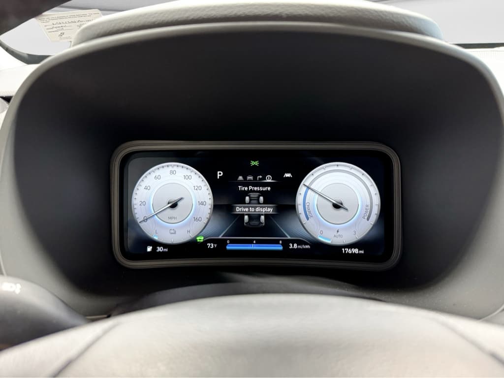 2023 Hyundai Kona EV view 9