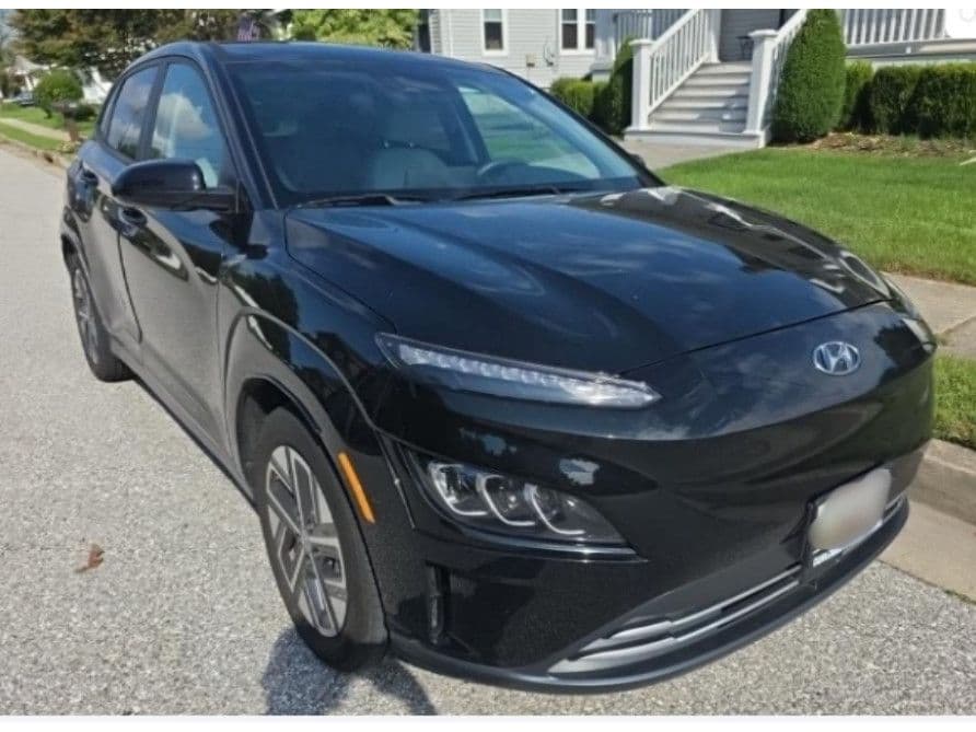 2023 Hyundai Kona EV view 3