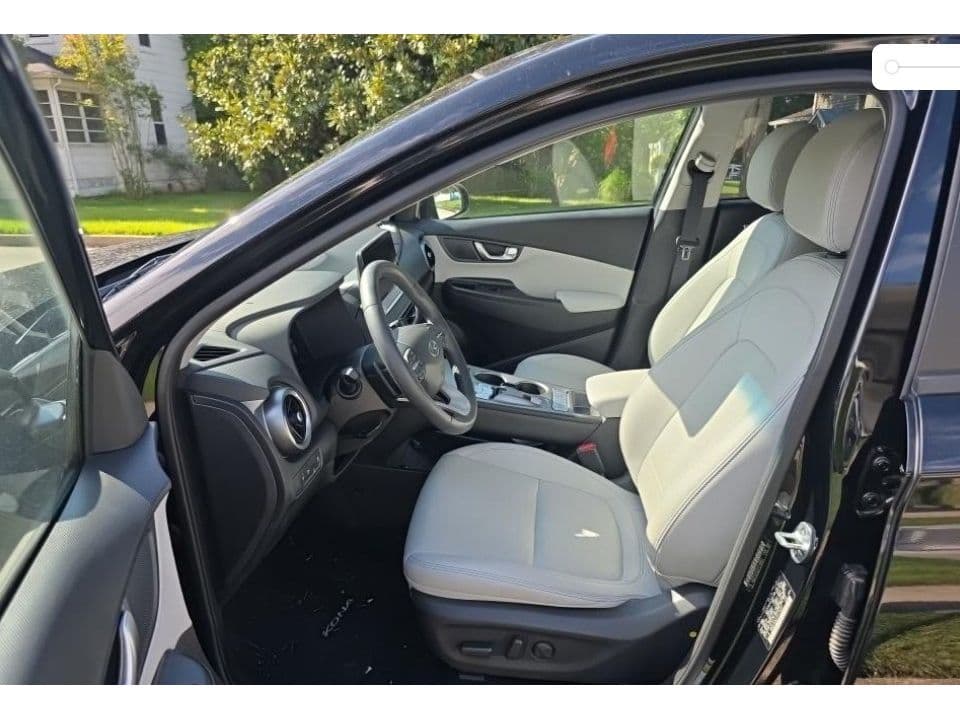 2023 Hyundai Kona EV view 5
