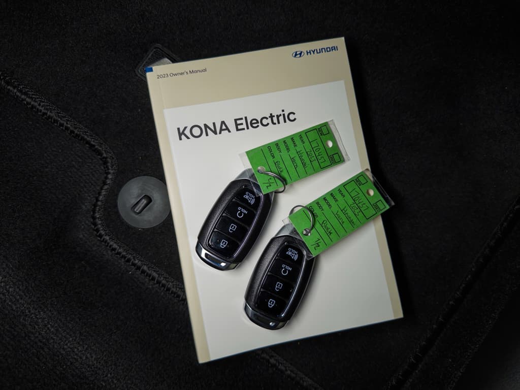 2023 Hyundai Kona EV view 23