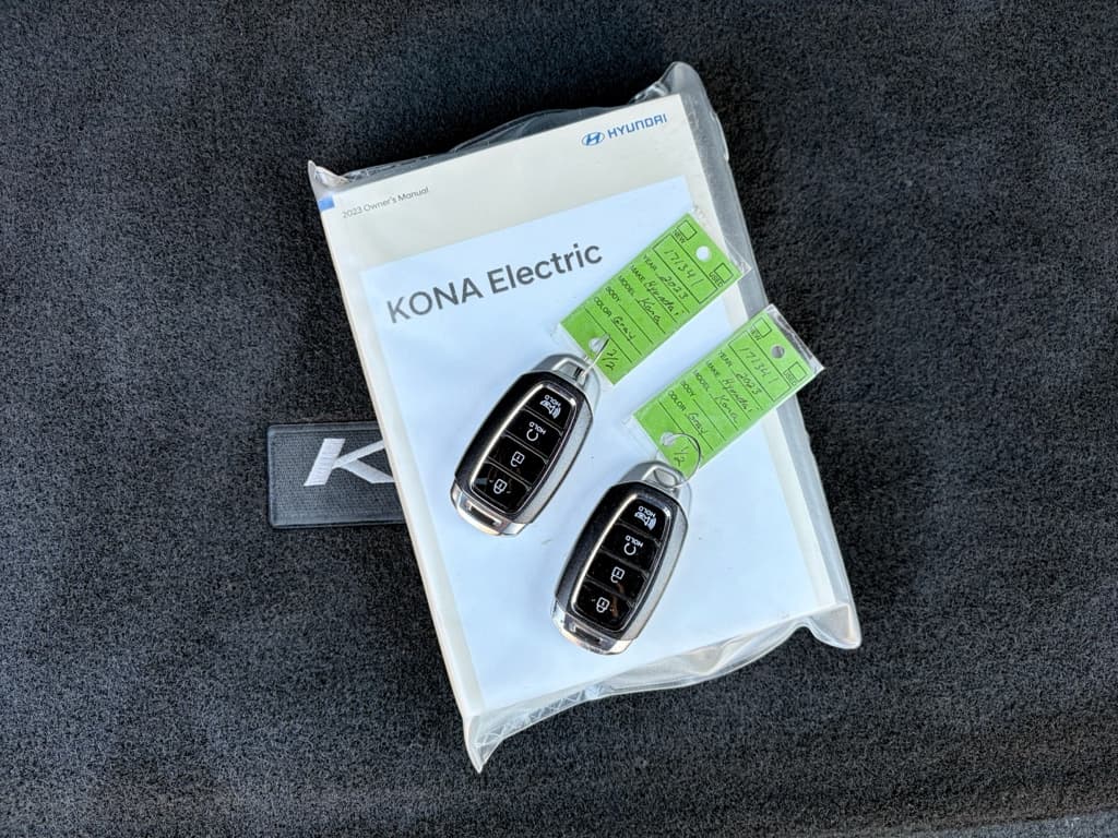 2023 Hyundai Kona EV view 24