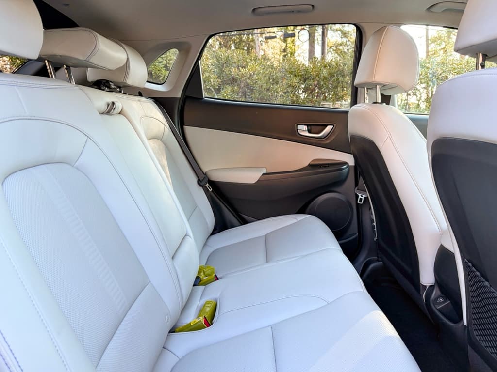 2023 Hyundai Kona EV view 23