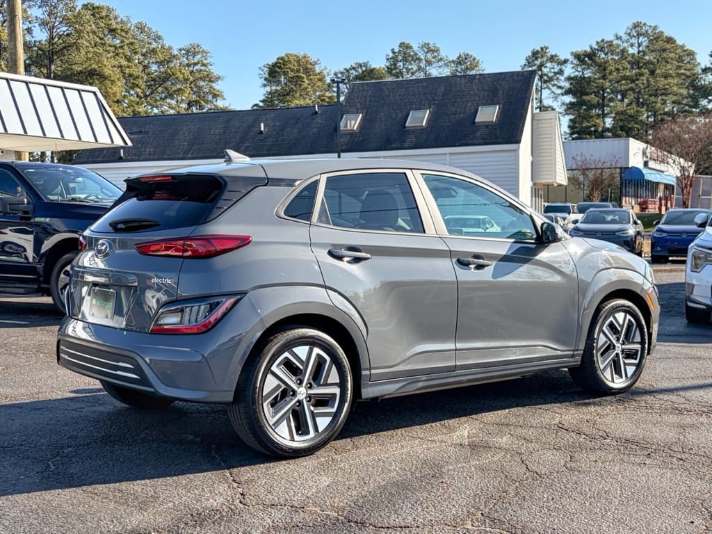 2023 Hyundai Kona EV view 3
