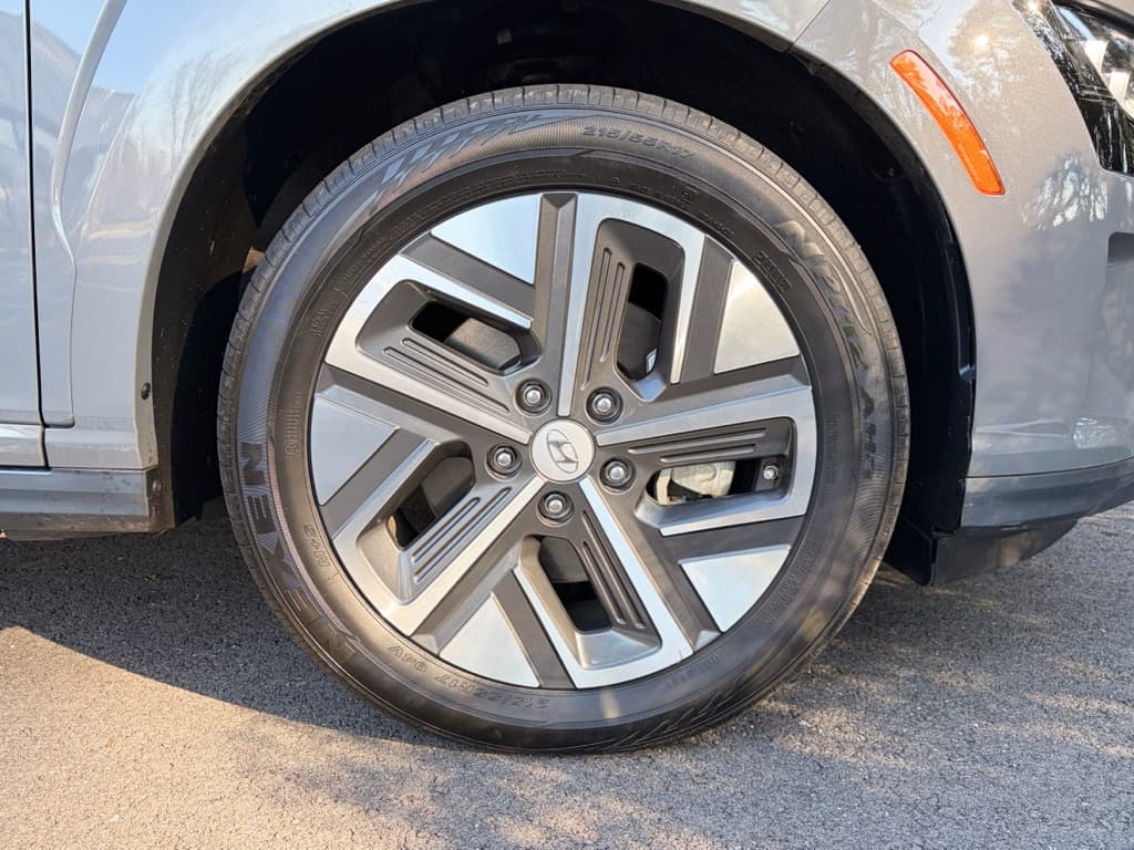 2023 Hyundai Kona EV view 30