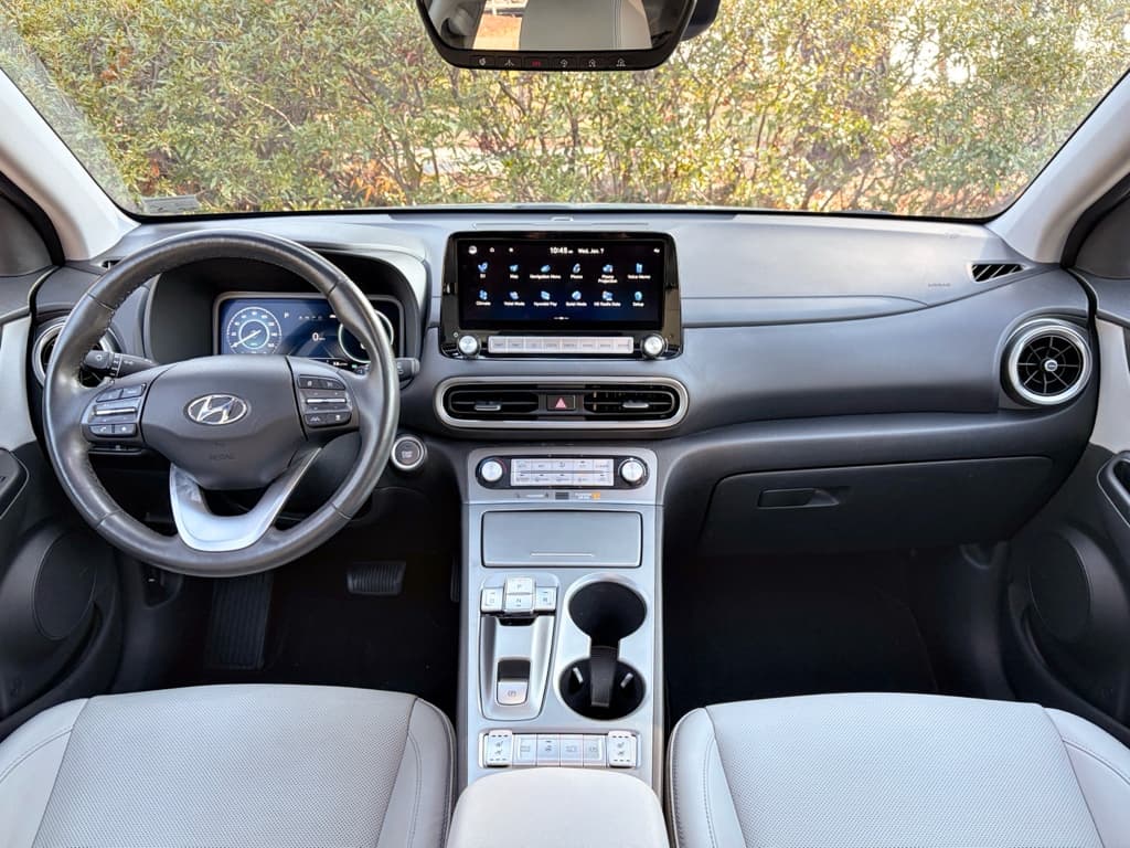 2023 Hyundai Kona EV view 17