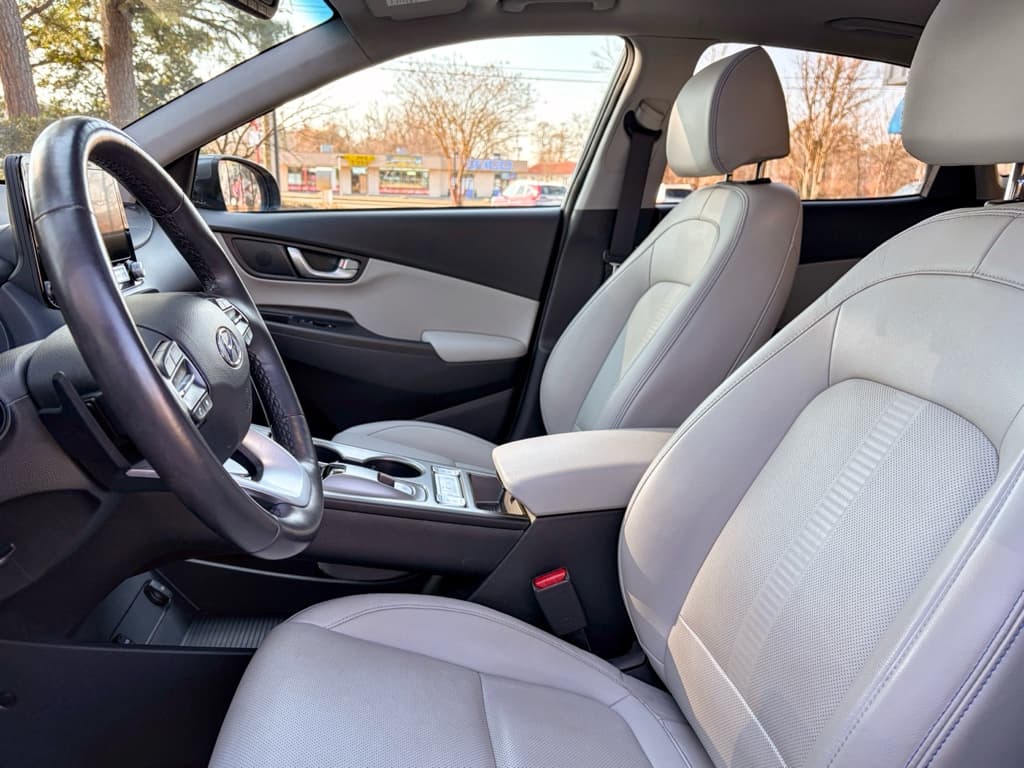 2023 Hyundai Kona EV view 18