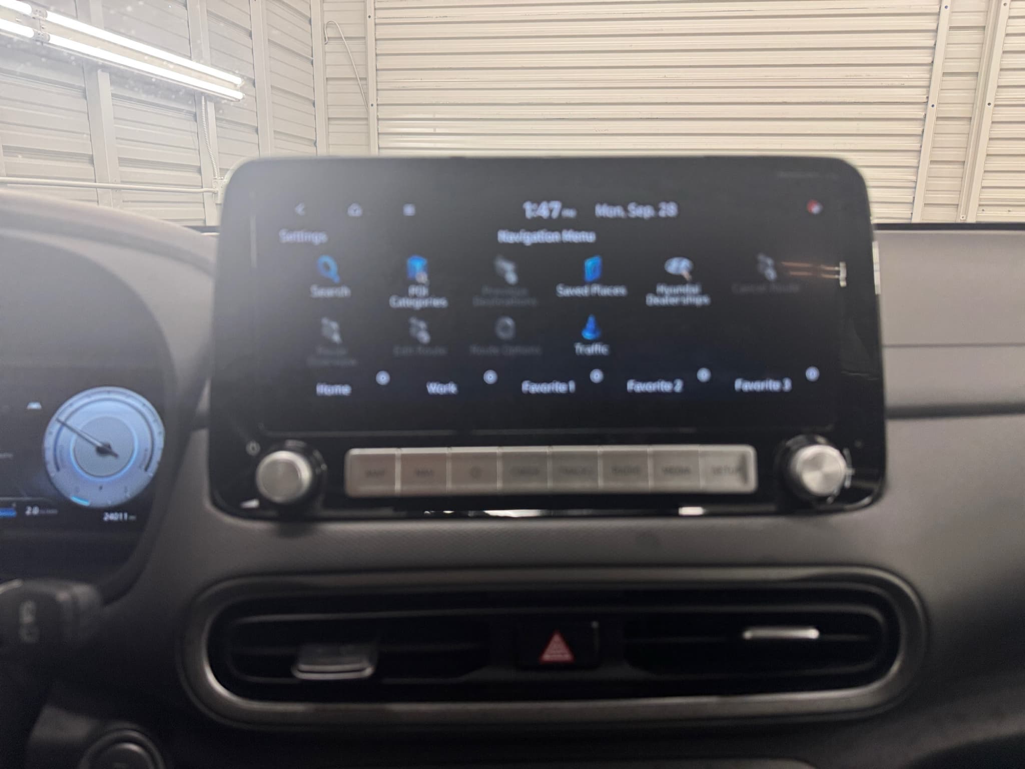 2023 Hyundai Kona EV view 12