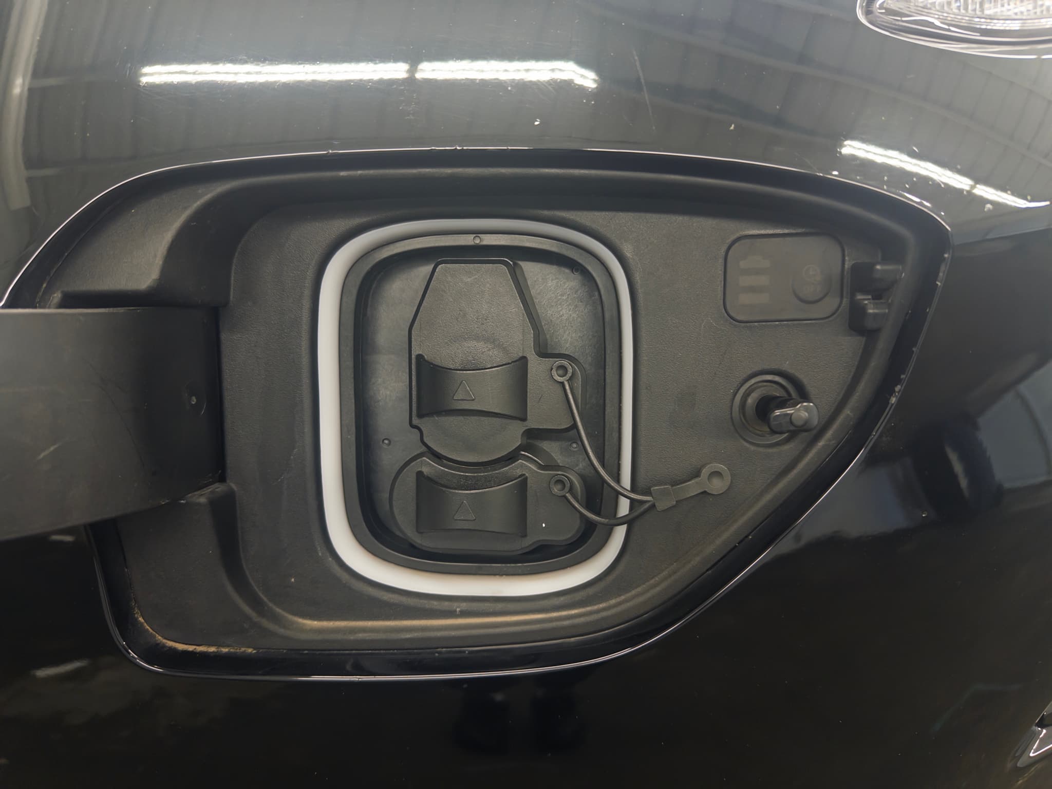 2023 Hyundai Kona EV view 6