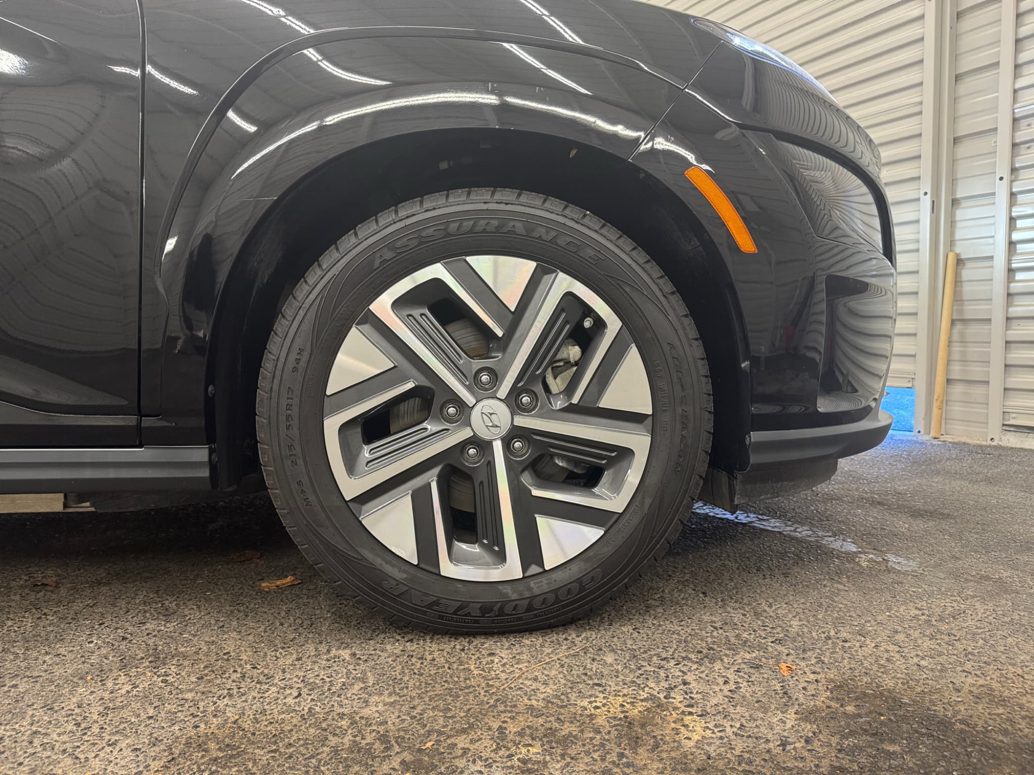 2023 Hyundai Kona EV view 32