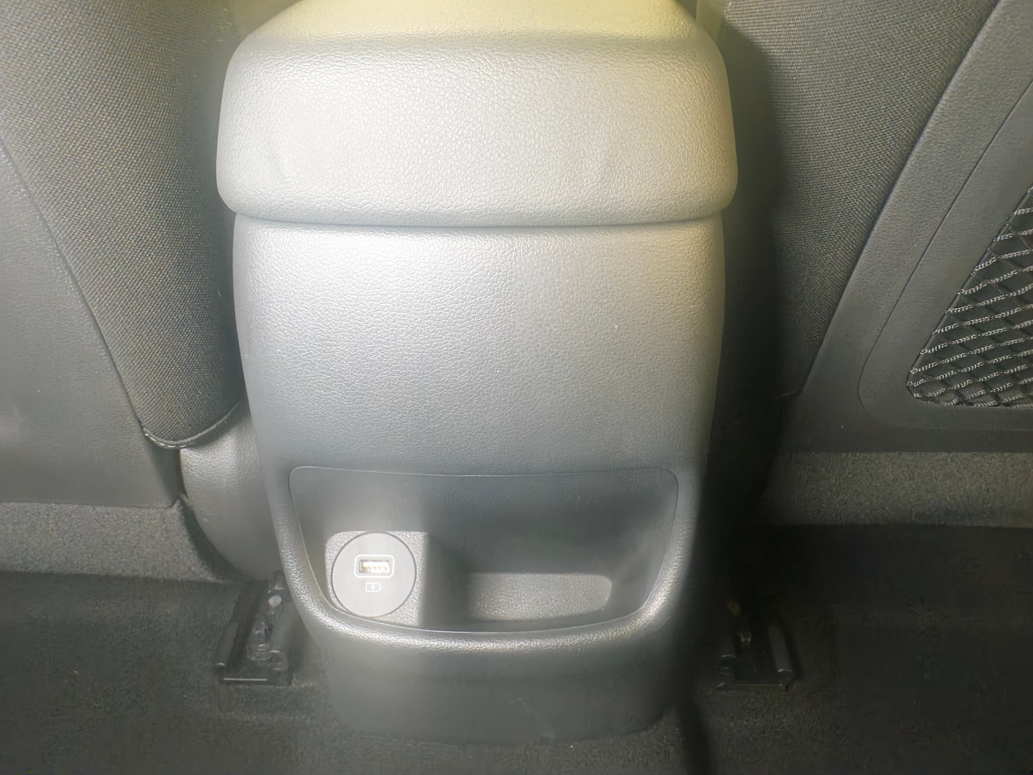 2023 Hyundai Kona EV view 20