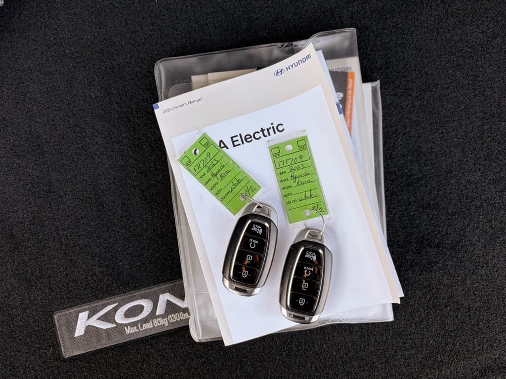 2023 Hyundai Kona EV view 24