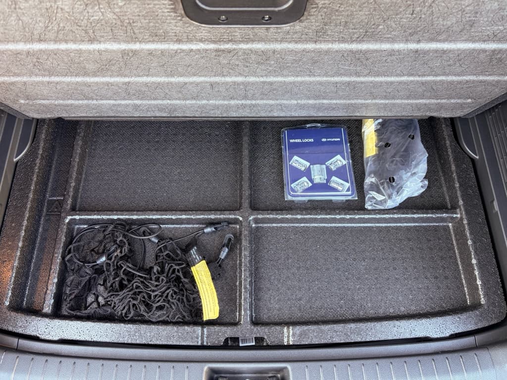 2023 Hyundai Kona EV view 27