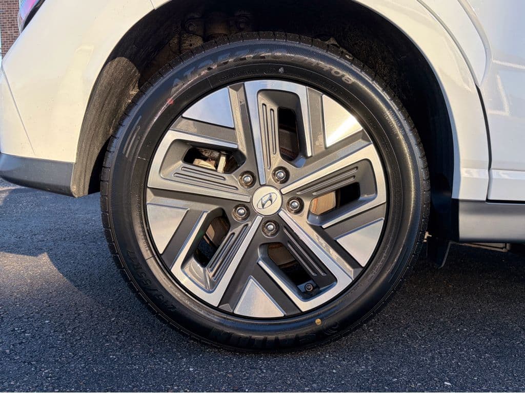 2023 Hyundai Kona EV view 32