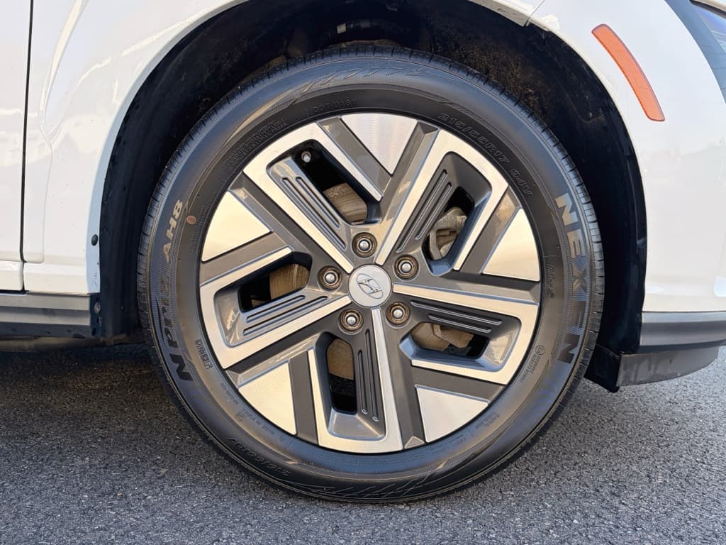 2023 Hyundai Kona EV view 30