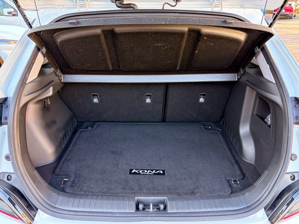 2023 Hyundai Kona EV view 26