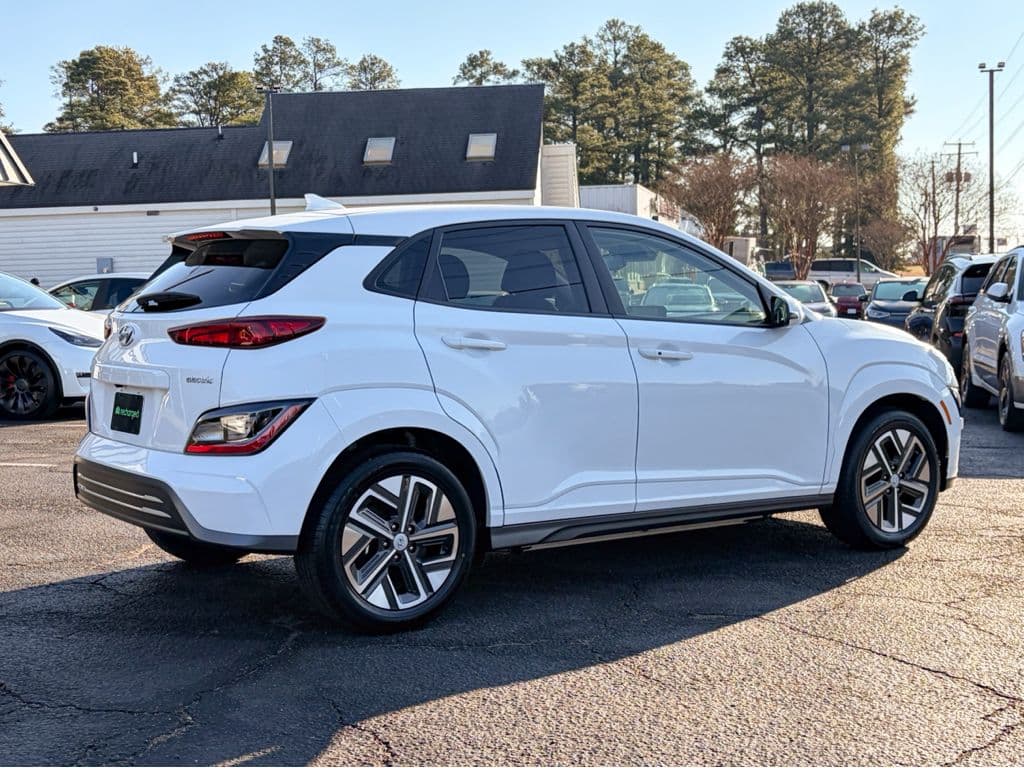 2023 Hyundai Kona EV view 3